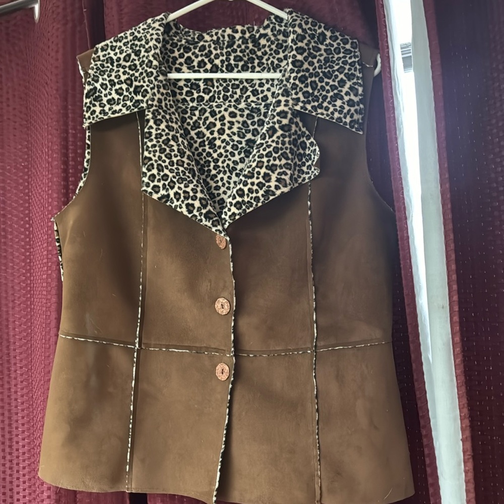 Brown/leopard print suede vest